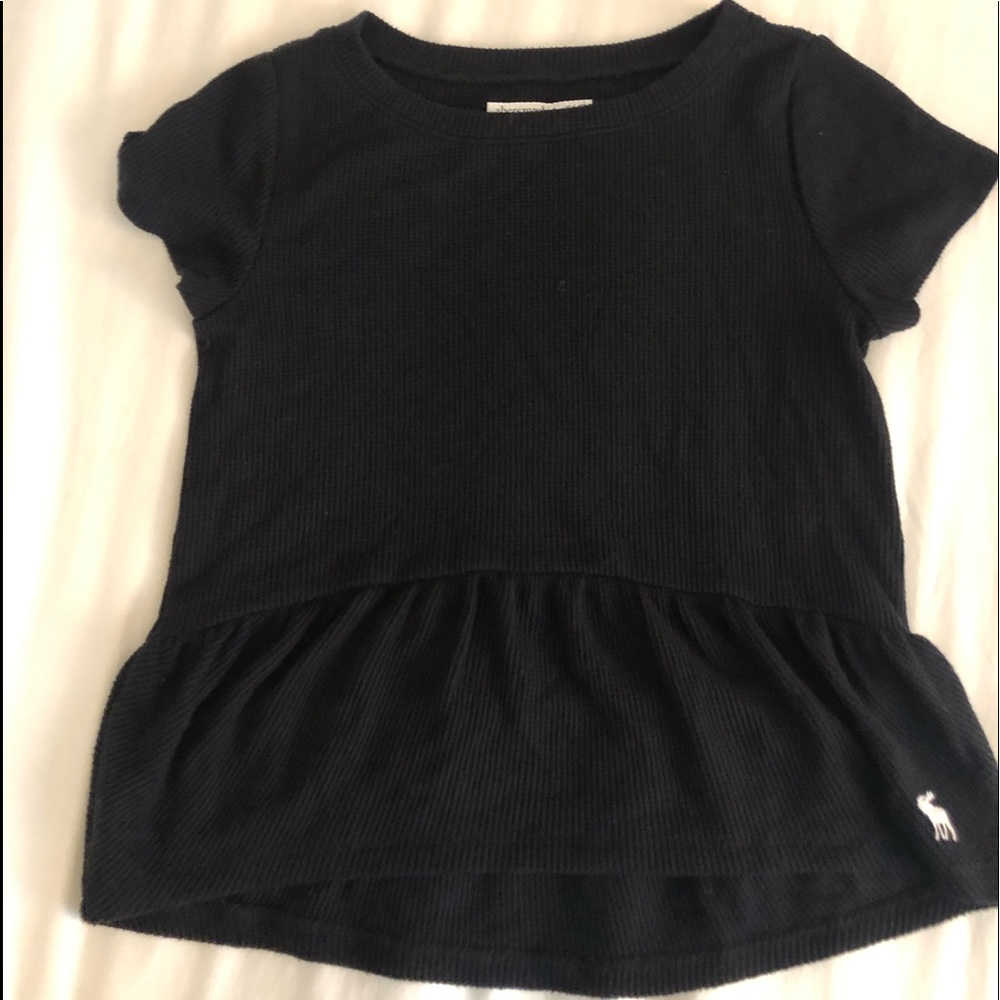 11/12 Black short sleeve t shirt